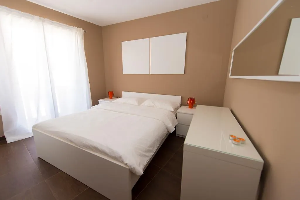 Apartments Gazebo Trogir 0*,